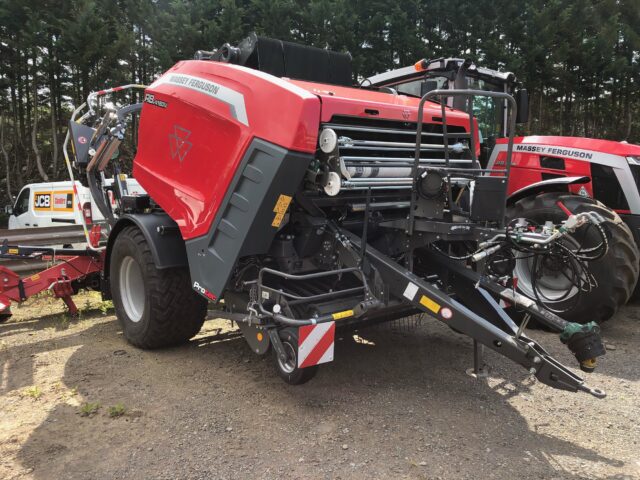 MA005307 DEMO MF RB416V PROTEC BALER