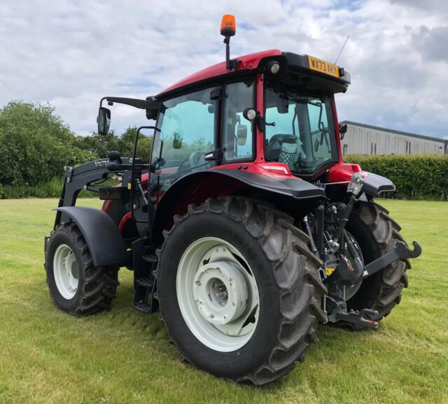 VA000142 VALTRA A135LH TRACTOR & LOADER