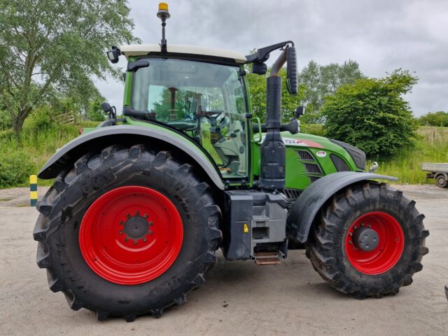 TJ000173 2018 FENDT 724 PROFIPLUS 4WD TRACTOR