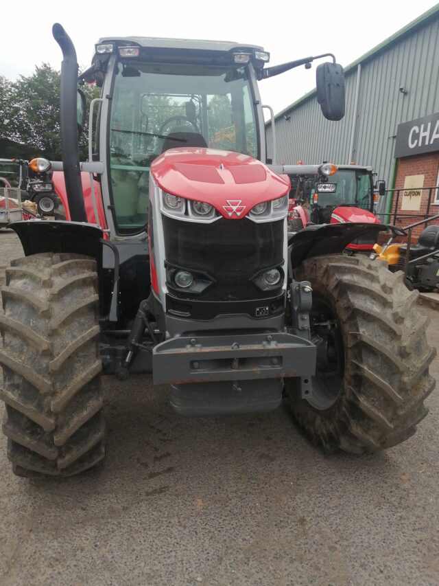 TH000837 2022 MASSEY FERGUSON 7S.180 EFD6 4WD TRACTOR