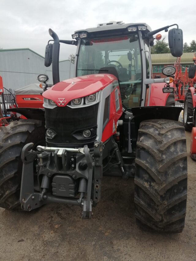 TH000838 2022 MASSEY FERGUSON 7S.180 EFD6 4WD TRACTOR