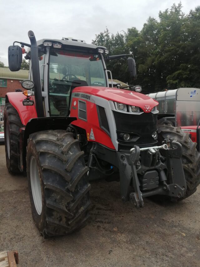 TH000838 2022 MASSEY FERGUSON 7S.180 EFD6 4WD TRACTOR