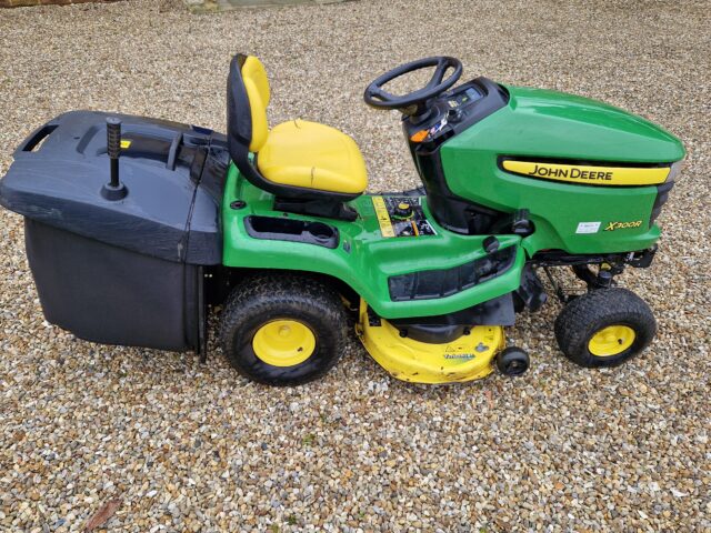 John Deere X300R – Ride on Lawn Mower