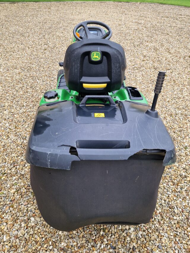 John Deere X300R – Ride on Lawn Mower