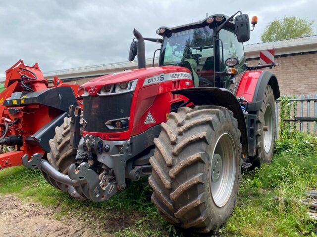 MA795305 DEMO MF8735S EXDV 4WD TRACTOR