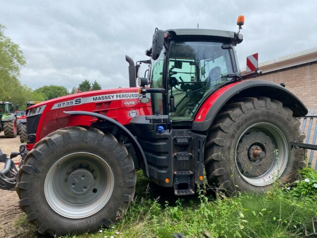 MA795305 DEMO MF8735S EXDV 4WD TRACTOR