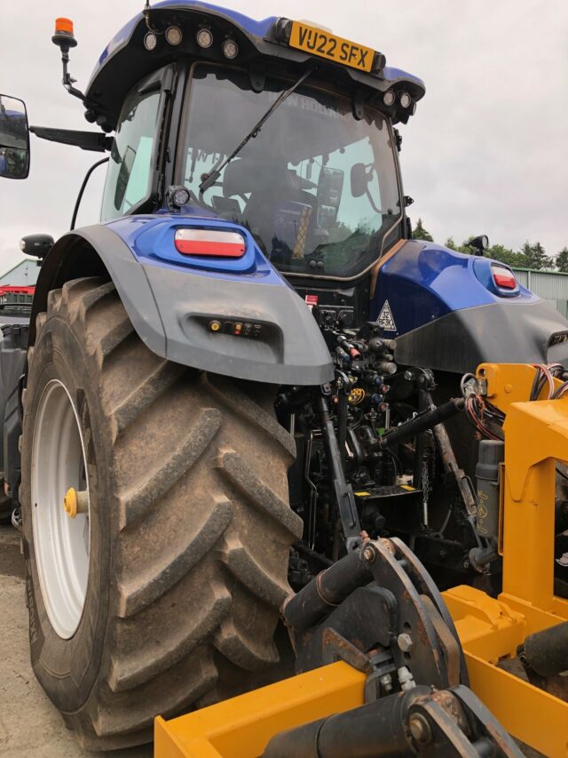 TH000980 NEW HOLLAND T7.315 HD TRACTOR