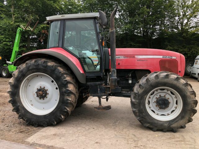 TH000204 2000 MF8240 4WD TRACTOR