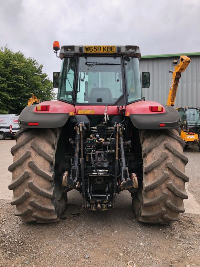 TH000204 2000 MF8240 4WD TRACTOR