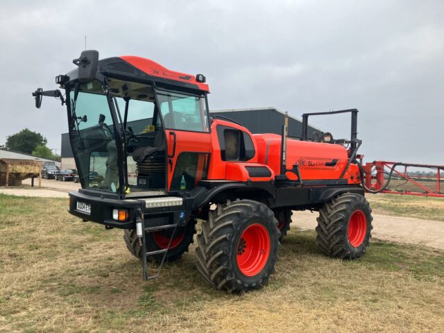 One- 2004 SANDS SLC4000 Self Propelled