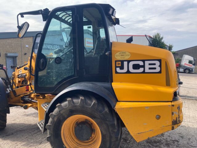 TB002933 019 JCB TM320S AGRI TELEHANDLE