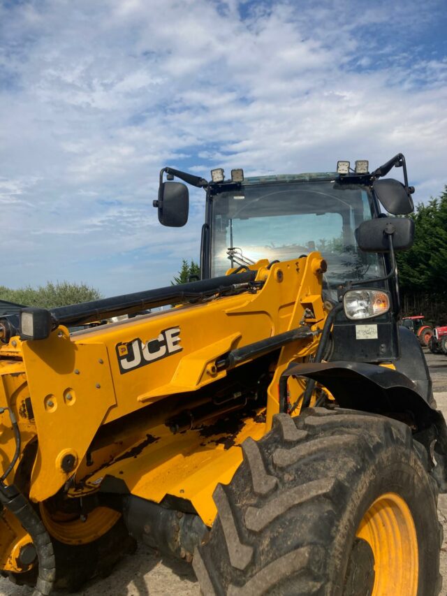 TB002933 019 JCB TM320S AGRI TELEHANDLE