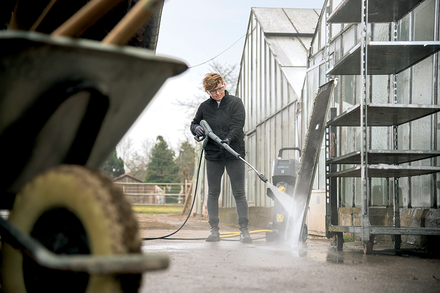 pressure cleaning equipment