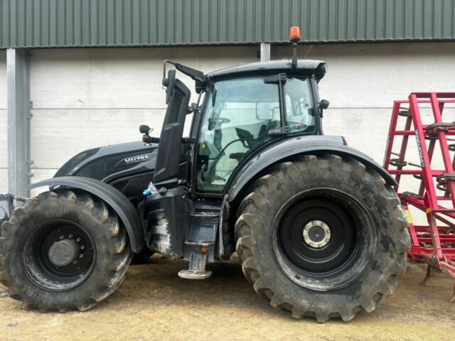 T2035042 2021 VALTRA T254V 4WD TRACTOR