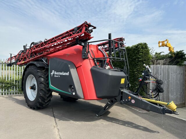 Kverneland T4 Trailed Sprayer