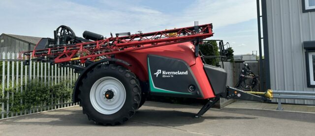 Kverneland T4 Trailed Sprayer