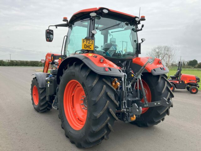 Kubota M6142 Tractor & Loader