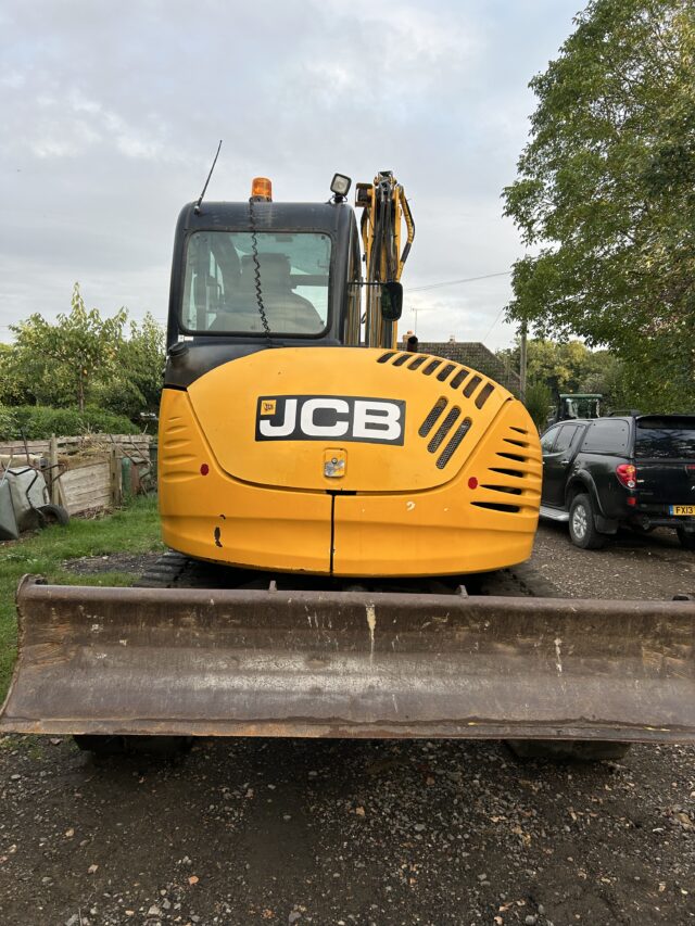 JCB 8085 excavator, low loader & buckets