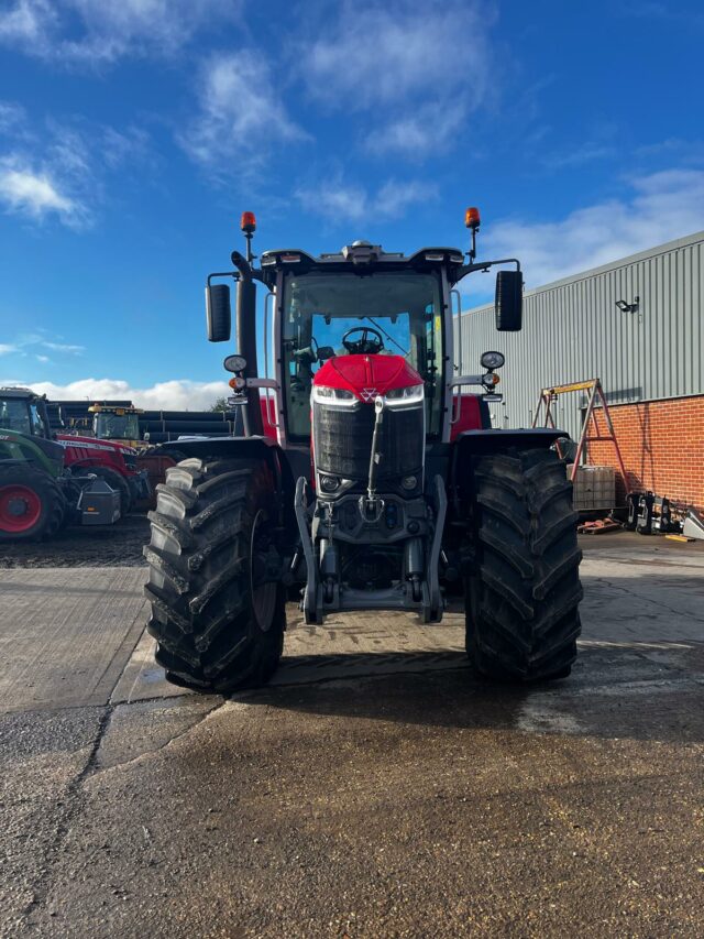 8M003964 2023 MF8S.265 EXD7 4WD TRACTOR