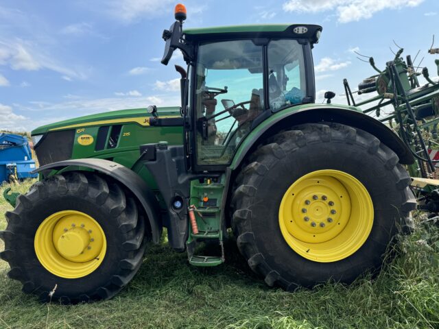 John Deere 6R 215