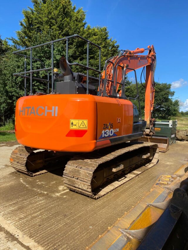 HITACHI 130 ZAXIS LCN-6 EXCAVATOR