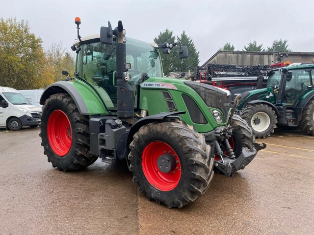 TG001762 2017 FENDT 718 TRACTOR