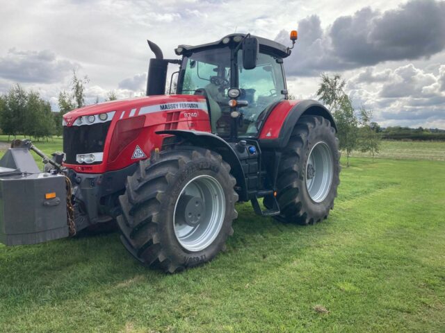 2M040865 MF8740 4WD TRACTOR