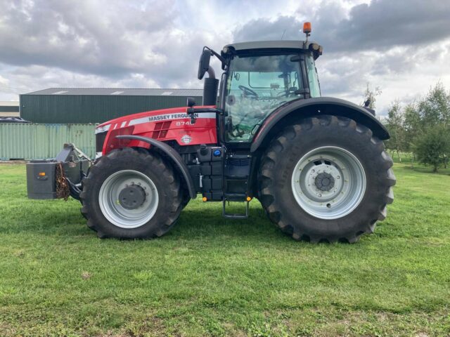 2M040865 MF8740 4WD TRACTOR