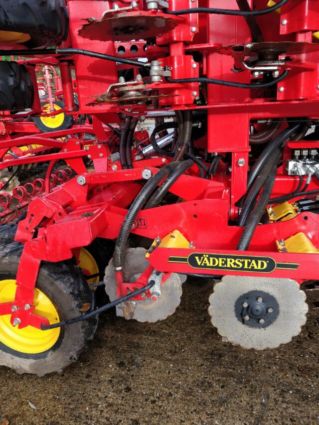 Vaderstad RDA400S drill