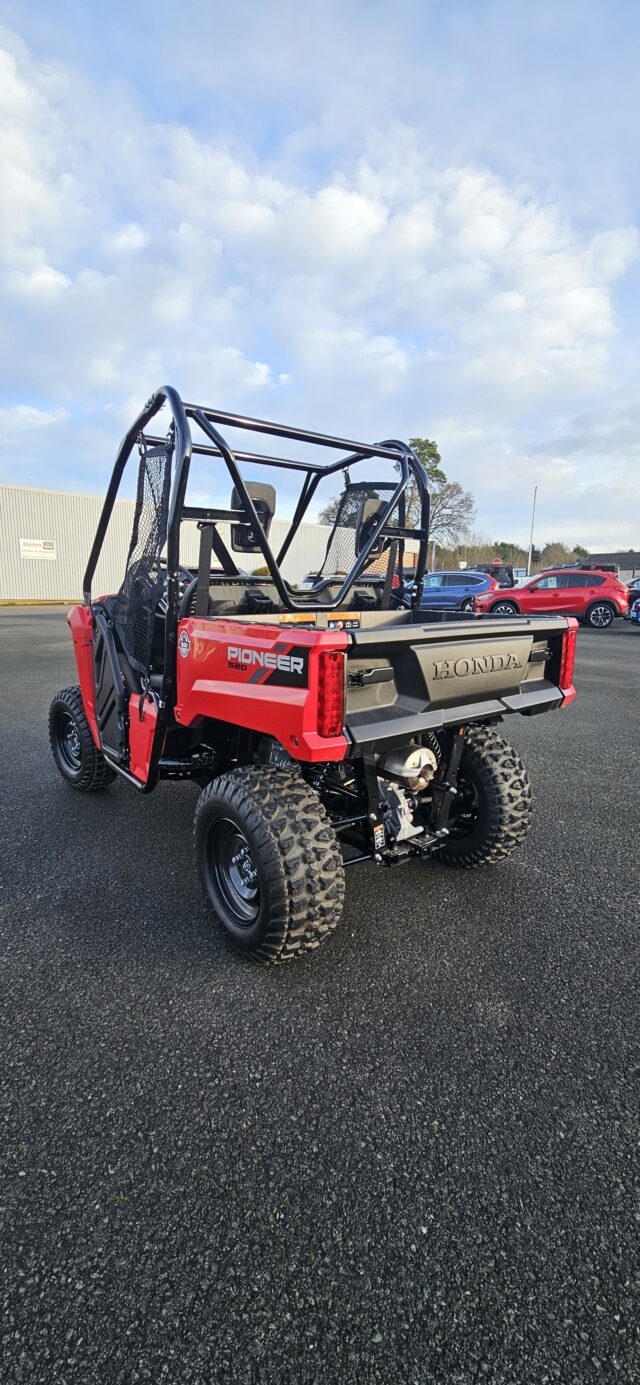 2M040840 DEMO HONDA PIONEER A.T.V.