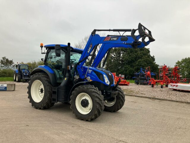 NEW HOLLAND T6.180 DC & MX U410 FRONT LOADER *EX DEMO*