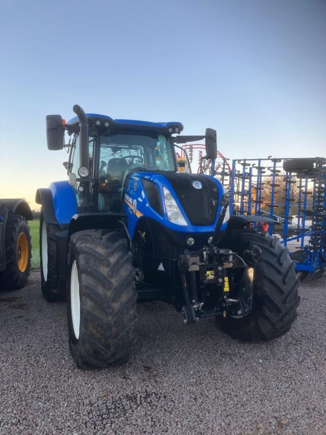 New Holland T7.245 Auto Command