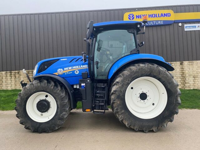 USED New Holland T7.225 Tractor For Sale