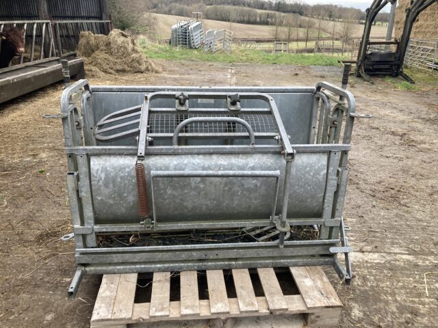 Sheep Turnover Crate