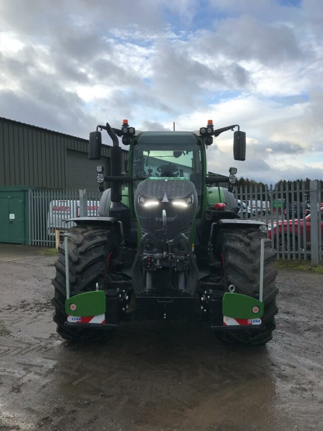 FE000245 DEMO FENDT 728 4WD TRACTOR