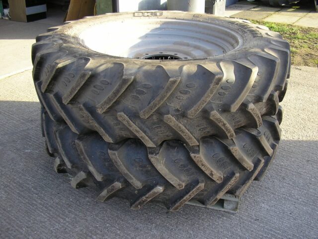 380/85 x 38 Pair BKT Radial Tyres