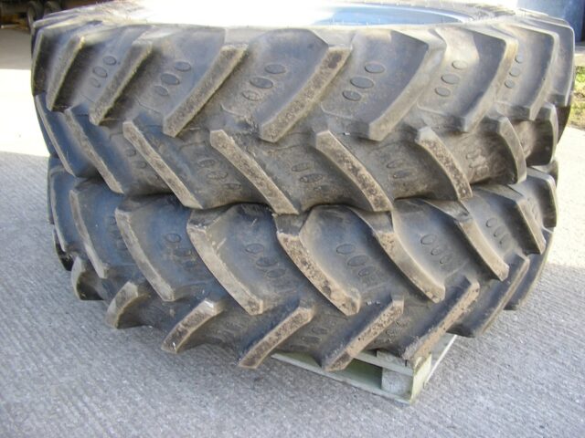 380/85 x 38 Pair BKT Radial Tyres