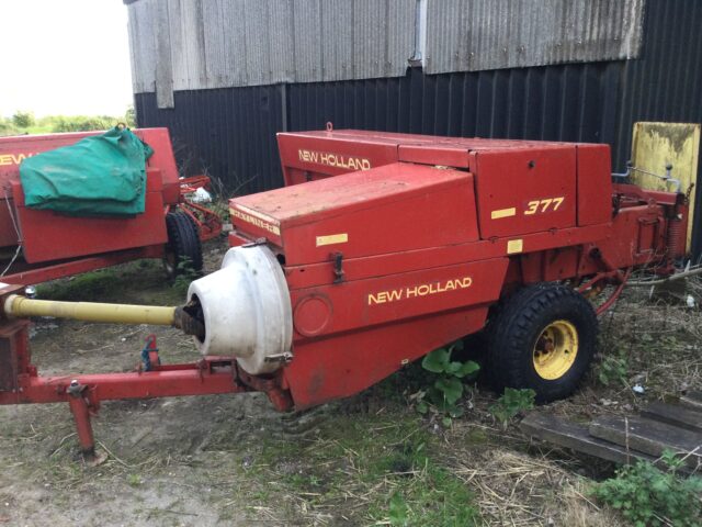 New Holland 377/ 286 pickup baler