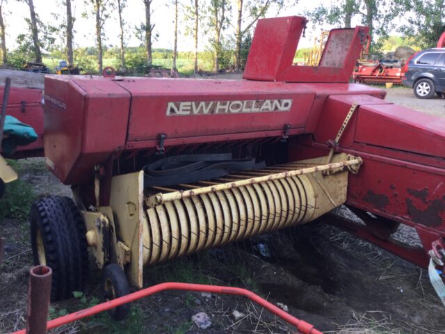 New Holland 377/ 286 pickup baler