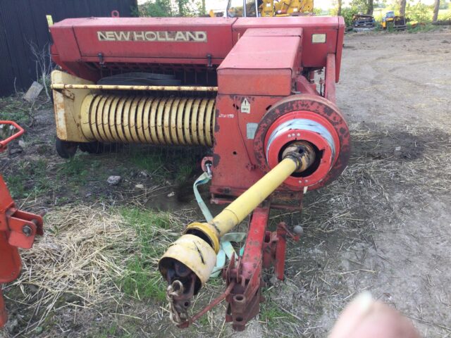 New Holland 377/ 286 pickup baler