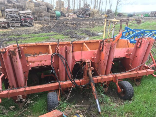 Faun 4 row trailed potatoe planter