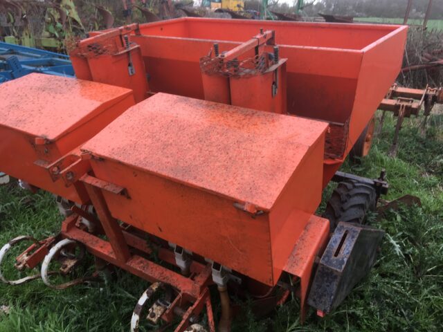 Faun 4 row trailed potatoe planter