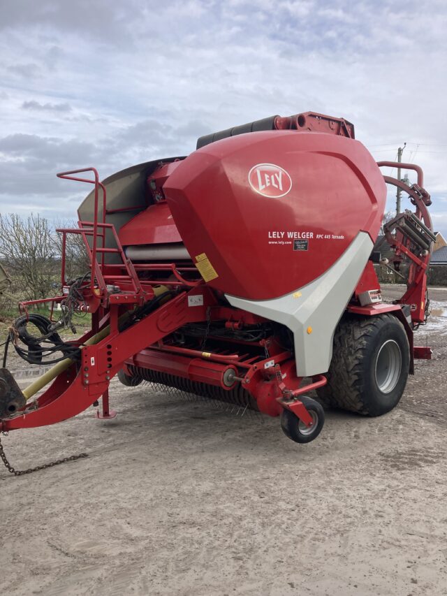 Lely Welger Tornado 445 Baler wrapper