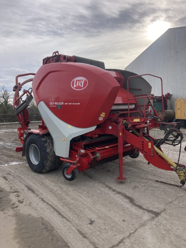 Lely Welger Tornado 445 Baler wrapper