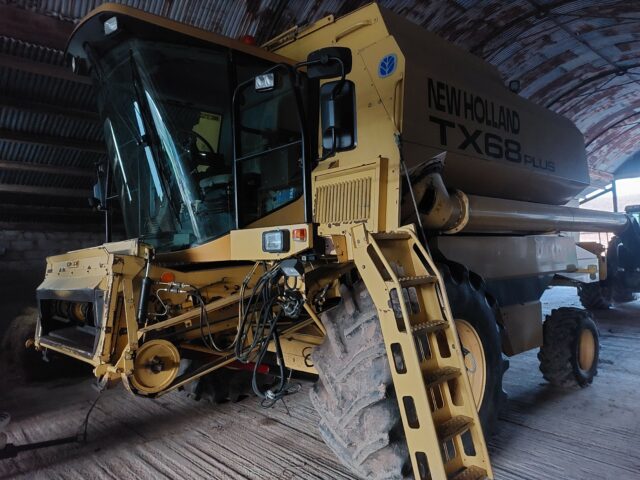 New Holland TX68+