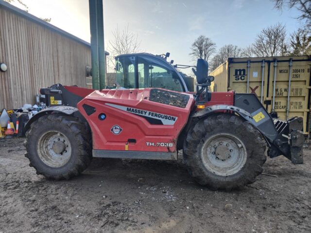 BM000565 MF TH.7038 TELEHANDLER