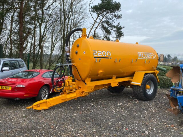 Major 2200 Gallon/10,228 Litre Tanker