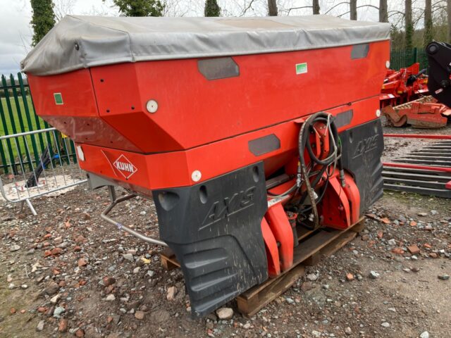 *Make an offer on this machine* Kuhn AXIS 40.1 H-EMC Fert Spreader