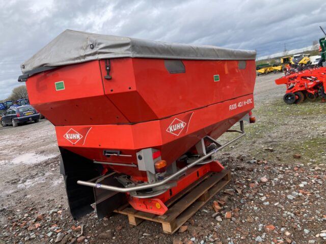 *Make an offer on this machine* Kuhn AXIS 40.1 H-EMC Fert Spreader