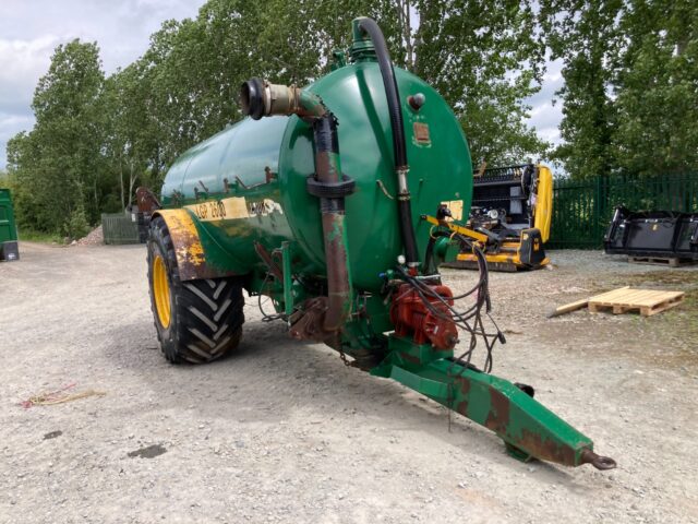 MAJOR 2600 GALLON TANKER